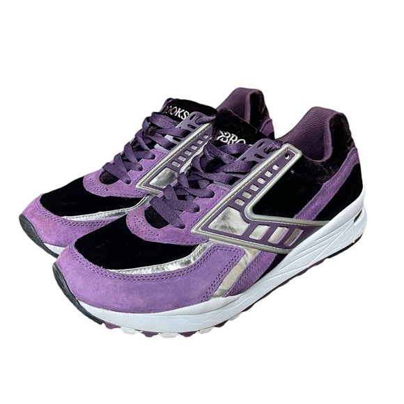 BROOKS Regent Shoes Sneakers Purple Velvet Chrome Silver Women Size 10 - Picture 4 of 7
